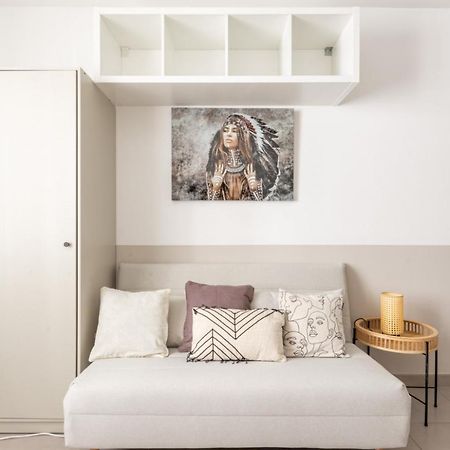 Sweet Studio By Plaza Apartment Шеси Екстериор снимка