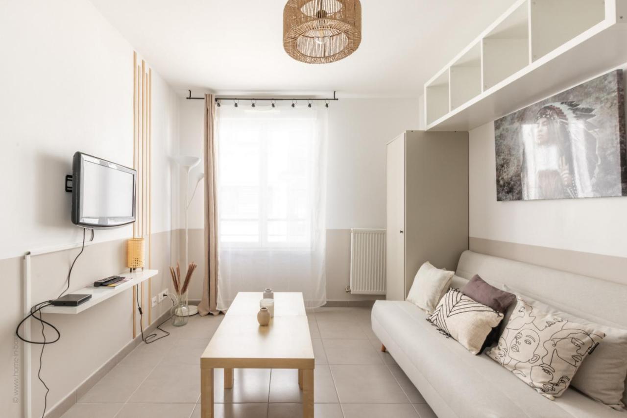 Sweet Studio By Plaza Apartment Шеси Екстериор снимка