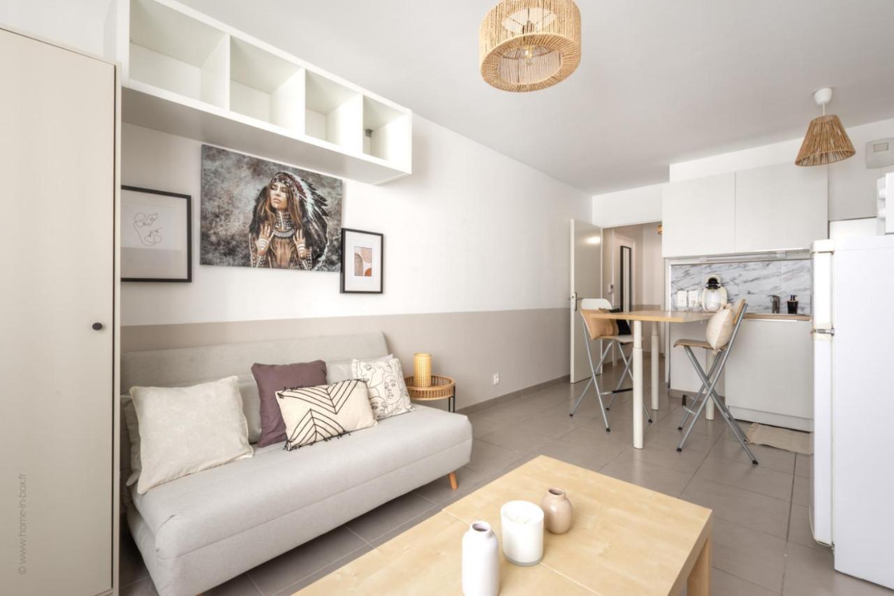 Sweet Studio By Plaza Apartment Шеси Екстериор снимка