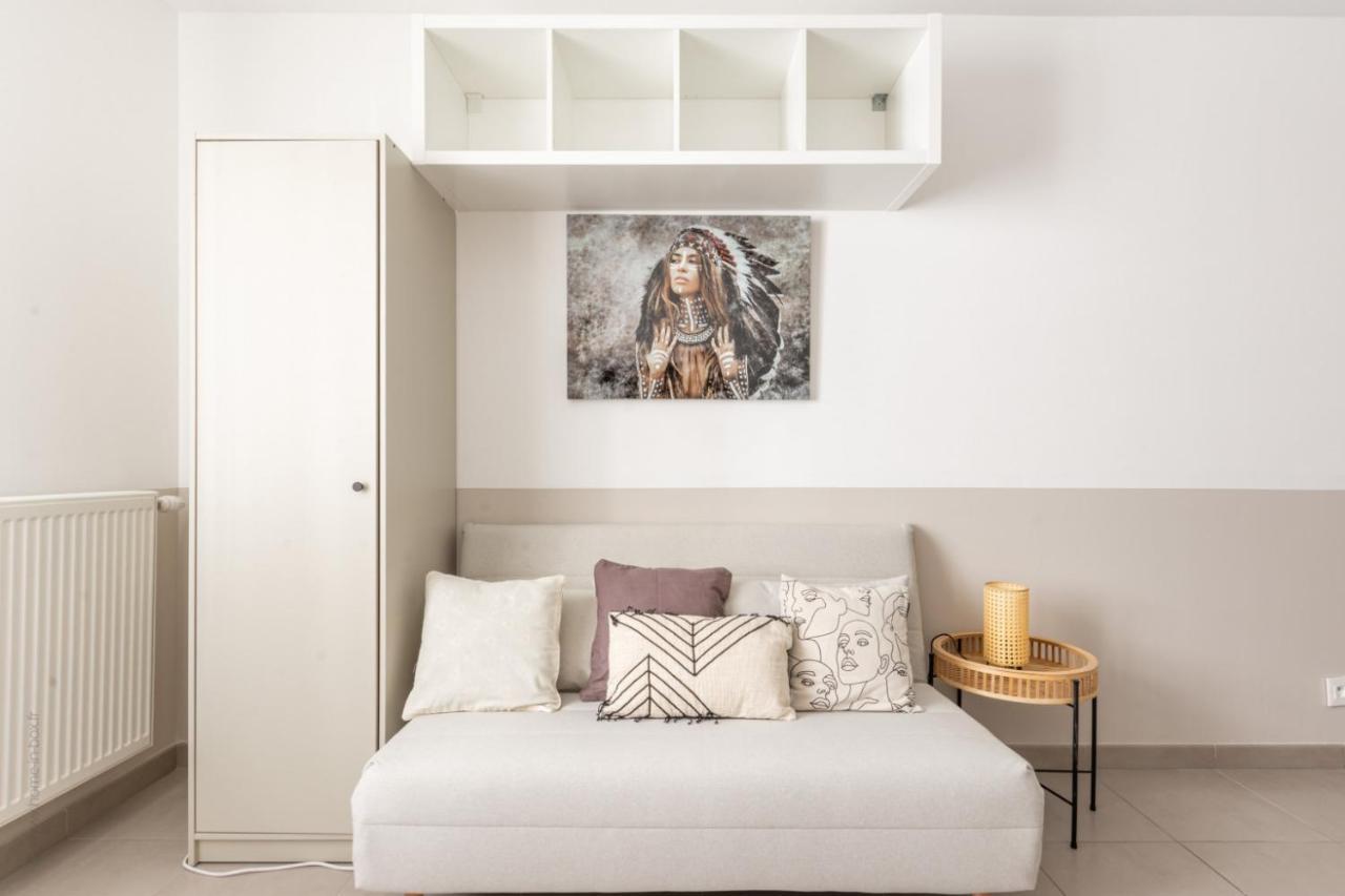 Sweet Studio By Plaza Apartment Шеси Екстериор снимка